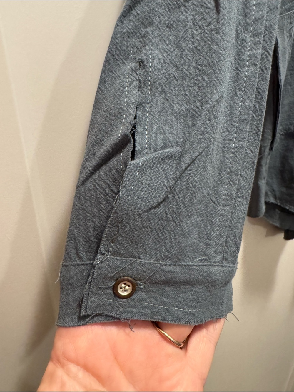 ๐ Bluevelvet Relaxed Button-Down Shirt w Pockets in Dusty Blue. M or S. NWT!๐ฅ๐ฅ - Picture 4 of 7